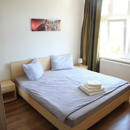 V Centru Mesta Apartment การ์โลวีวารี ภายนอก รูปภาพ