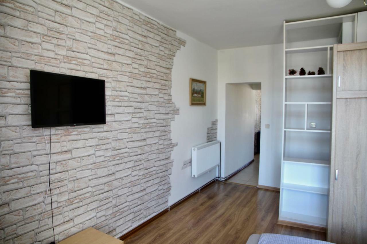 V Centru Mesta Apartment การ์โลวีวารี ภายนอก รูปภาพ